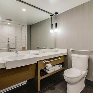 Accessible Room 1 Queen Bed